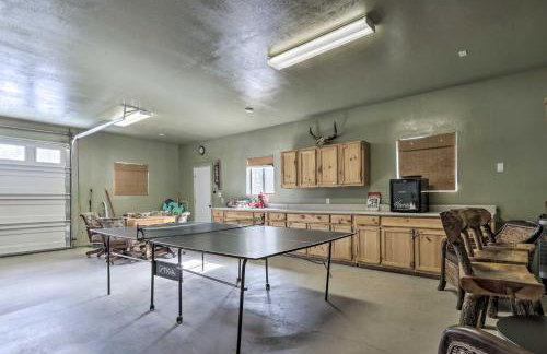 Fire Pit and Game Room Heber-Overgaard Cabin! - Foto 25