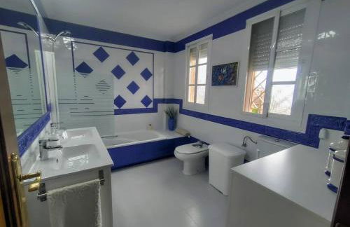 A un metro Sevilla. - Foto 18