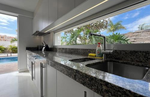 Luxury villa in Bahia del Duque by AltamarHomes - Foto 37