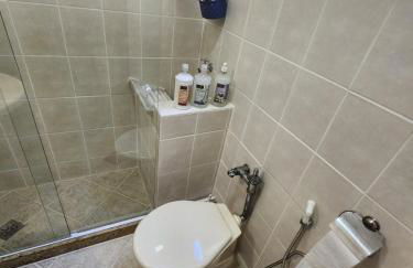 Complete studio one block from Flamengo beach - Foto 17