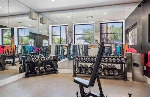 Boulevard Stays Quiet Modern 2BR Pickleball Pool Parking Gym 06 - Foto 22