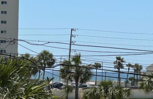 OceanView Oasis - Relax with Hot Tub, Breakfast, Fire Pit & Putting Green! - Foto 8