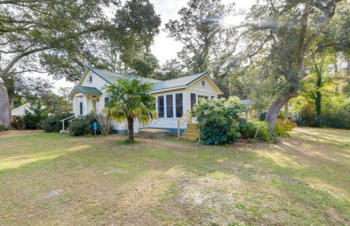 Peaceful Atlantic Cottage with Deck and Yard! - Foto 24