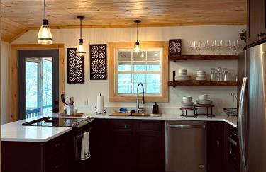 Mountain View Retreat with Large Swim Spa, Game Room - Foto 77