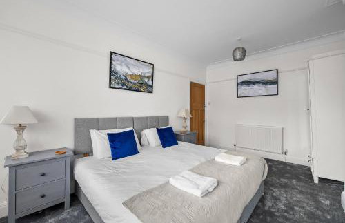 Substantial 5 bedroom townhouse with disabled access apartment, private off road parking space with EV point from 15th April 26, jaccuzi bath, Netflix and Wifi, near Argyle, boutique shops eateries and pubs - Foto 25