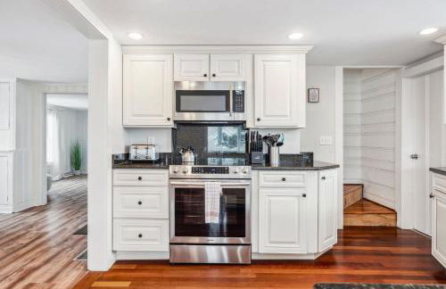 Seaside Serenity Steps to Beach Deck & Porch - Foto 20