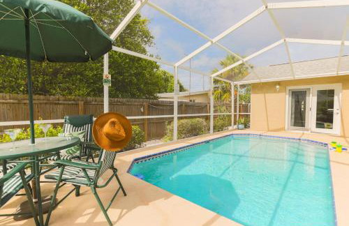 Salty Tide Getaway - Nightlife, Pool, Play, Beach - Foto 37