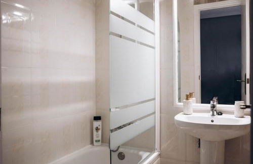 Bungalow with a pool and a terrace - Foto 35