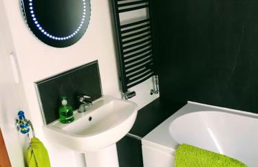 Upper Deck - Photo 9