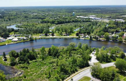 Oscoda Hilltop Haven - Great Location near Beach! - Foto 20