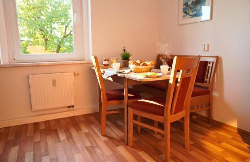 Modernes 5-Personen Apartment mit kostenlosen Parkplätzen, Boxspringbetten, WLAN, 3x TV, vollausgestatteter Küche - Foto 8