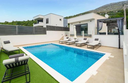 Lovely Home In Srinjine - Photo 1