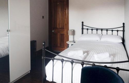 Beautiful, traditional 2 bed flat w free parking - Pass the Keys - Photo 30