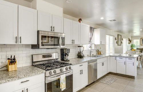 1 Mi to Rabobank Arena Home with Gazebo! - Photo 2