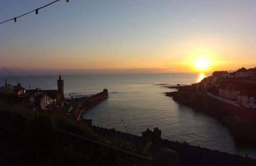 Sea Whispers at Porthleven - Foto 23