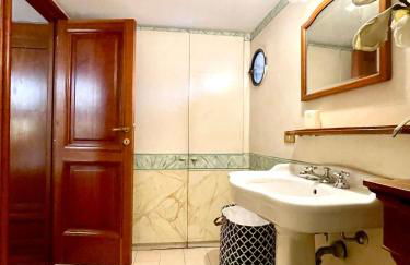 Colosseum Luxury Apartment - Photo 34