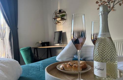 Stylish 3-Bedroom Home, Patio & High-Speed Wi-Fi - Foto 40