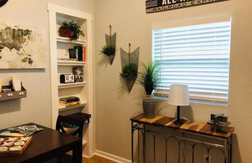 Downtown Dunedin! 2 bedroom 2 bath NO KIDS, NO PETS - Photo 14