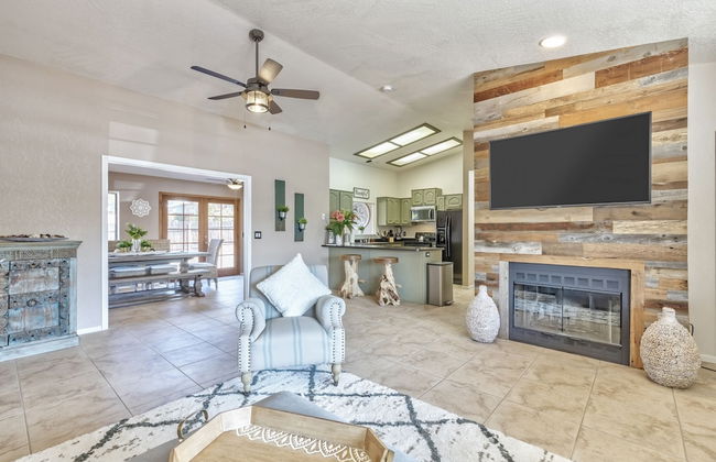 Luxurious Home with Red Rock Views - Foto 24