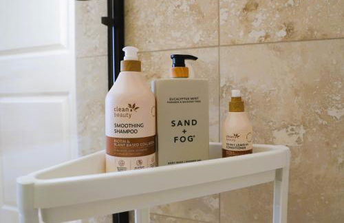 Stunning House with Views of Puget Sound! Ideal for Family Reunions - Photo 84