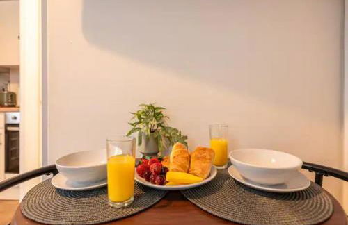 Stylish Studio in Central Wolverhampton - Pass the Keys - Photo 8