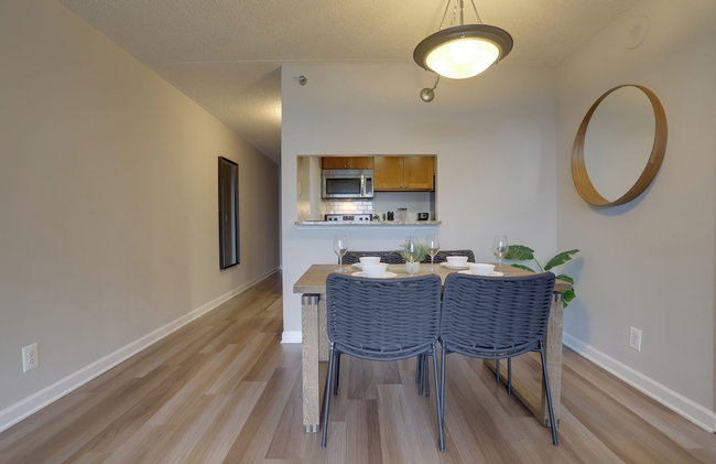 Crystal City Apartments near Reagan Airport - We Host - Photo 53