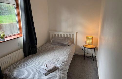 Large 4 Bed with Parking - Foto 23