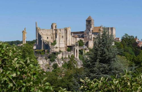 Proche gare et centre-ville de Poitiers Emplacement idéal - Foto 28