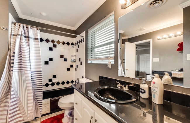 Beautiful Kayewood Waterfront Retreat - Photo 10