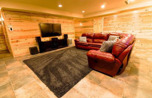 Backwoods Bonanza - Big Cabin With Hot Tub! - Foto 21