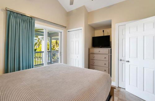 Beach House Getaway - 2 & 2-5 Villa - OS Slip-Ramp-Pkg - Photo 15