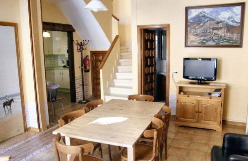 Warm House in Baños de Valdearados, Farm Close to Town - Foto 10