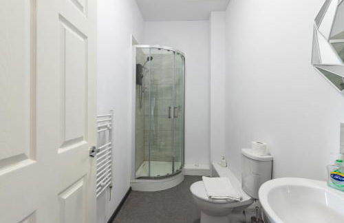 The Eldern - Spacious, Netflix, free Parking, close to A1 - Photo 33