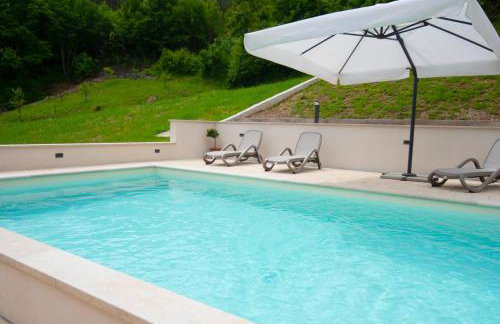 Stone house with 4 bedrooms and beautiful view - Foto 44