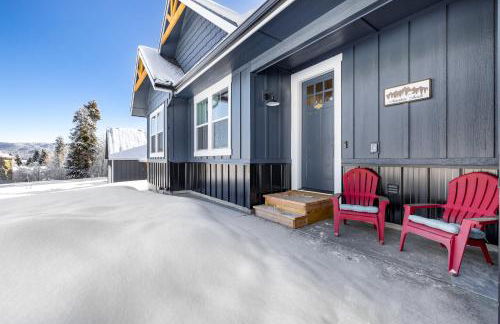 New Mountain Bluebird - walk to lake, golf, and town - game rm - family friendly - sleeps 14 - Photo 26