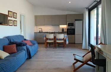 Sunny Relaxing Penthouse Costa Brava, Sea & Mountain Views, Huge Terrace, Fiber 1GB - Foto 4