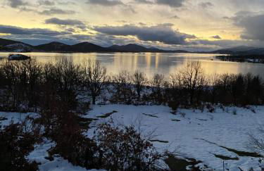 Traditional Wooden Apartment - Photo 4