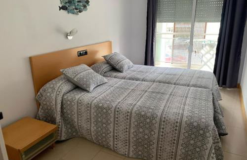 SOLIMAR 10 SALOU Solo FAMILIAS con Parking y piscina - Foto 31