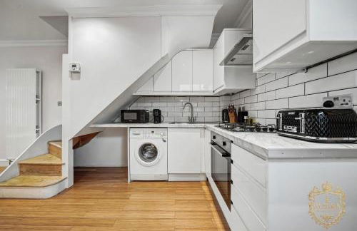 London Gem - Private Parking & Patio, 7m to Station - Foto 12