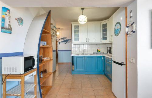 Seaside House With Heated Pool - Photo 8