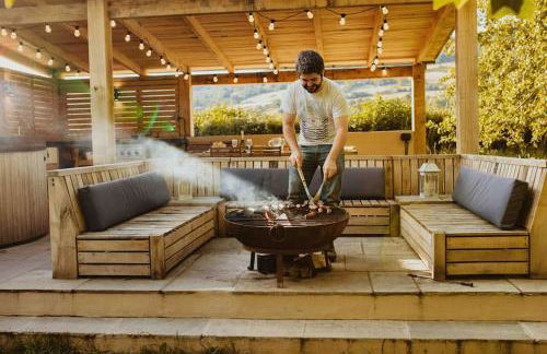 Beautiful 5 bedroom house with hot tub & fire pit - Foto 7