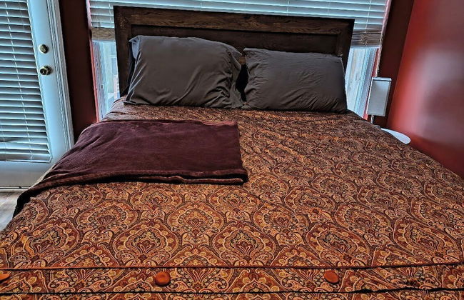 4 - Bed home, w/ Cali King Bed - 12 mins. to DTWN - Photo 25