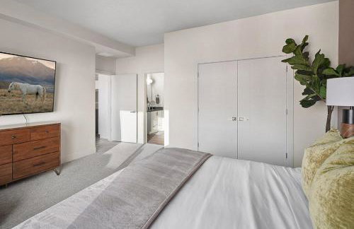 Convention Ctr - Stylish 2BD,2BA with Pool,Gym and Hot tub - Foto 24