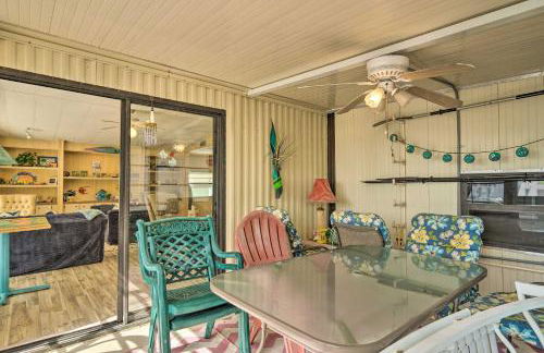 On-Site Canal Access St James City Home - Foto 22