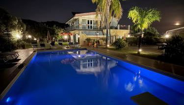 Villa Ludovica Siracusa, Pool 6x12, Jacuzzi, Padel, Pickleball, Volleyball, Wifi - Foto 2