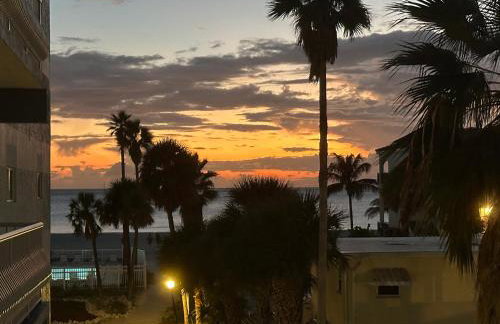 Beach Retreat in Redington Shores - Foto 27