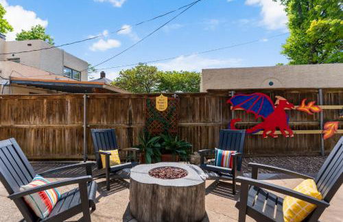 Castle Stay by Gathering Place Hot Tub & Fire Pit - Foto 40