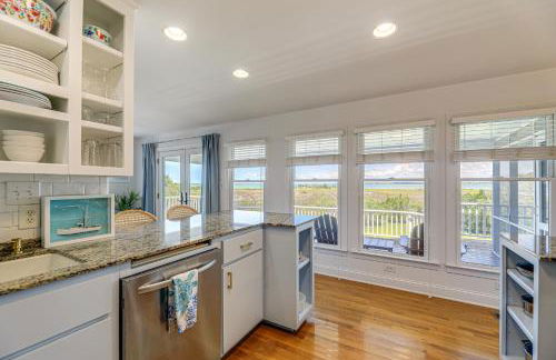 Waterfront Home with Screened Porch and Sunsets - Foto 1