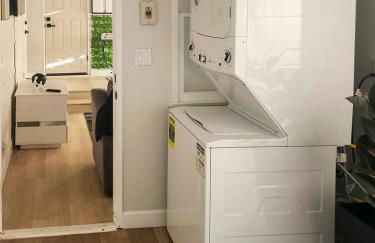 Relaxing Cozy Back House with Backyard - Foto 28