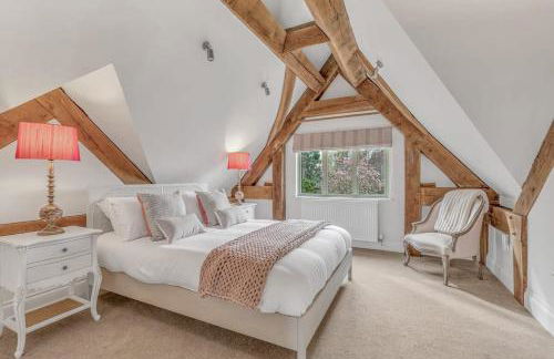 Hiron's Piece and Honeysuckle Cottage - with Hot Tub - Photo 24